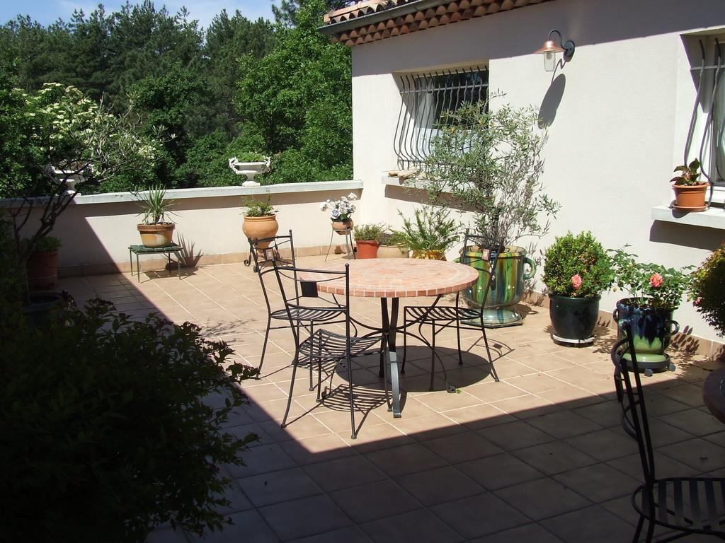 Bed and Breakfast Domaine Du Planas Ailhon Ardeche Zimmer foto